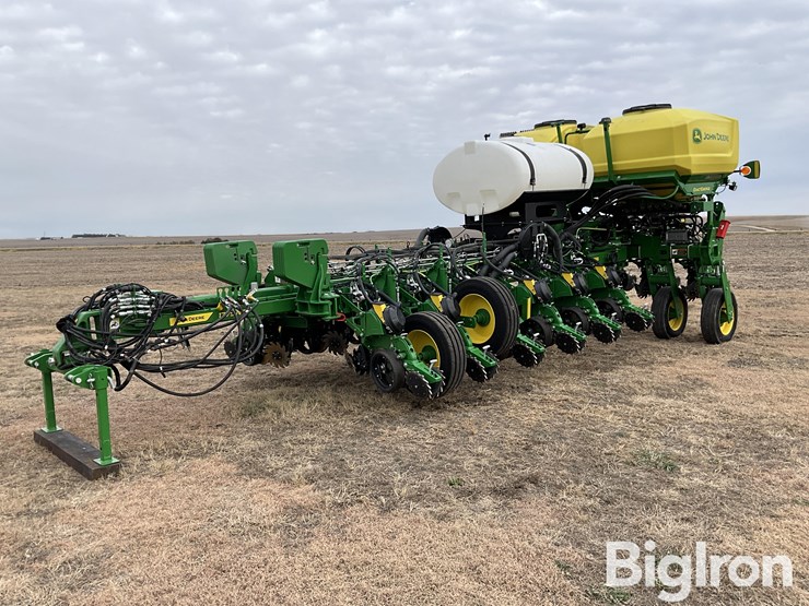 2021-john-deere-1775nt-image-1