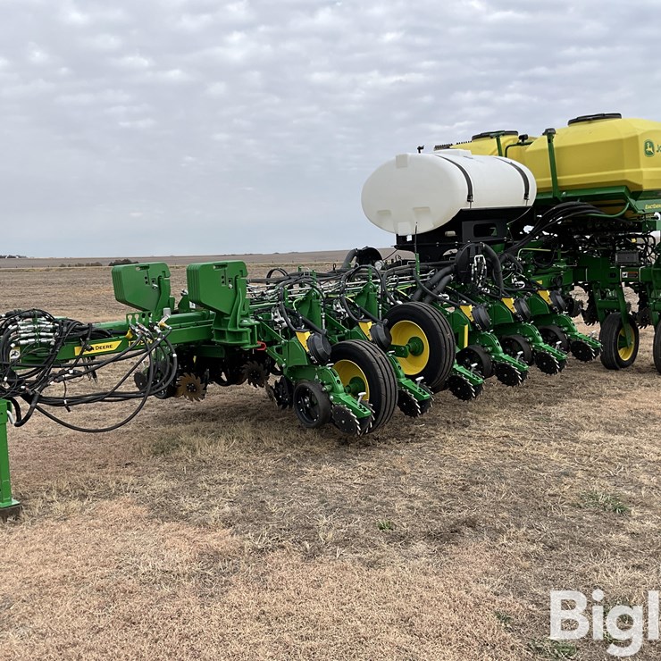 2021 JOHN DEERE 1775NT