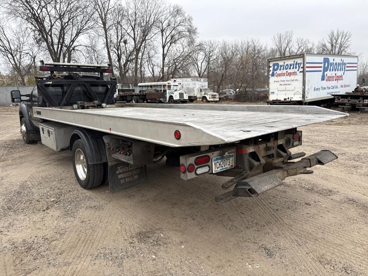 ford-f550-xlt-image-3