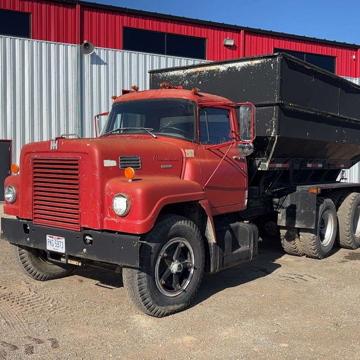 1968 INTERNATIONAL F2000D