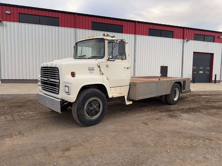 1981-ford-ln700-image-1