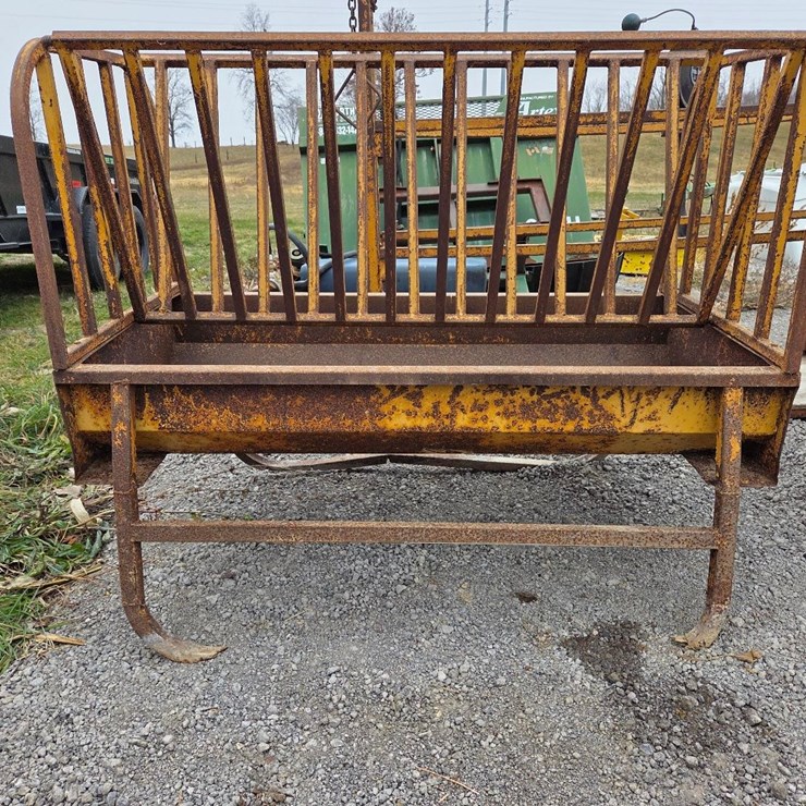 Gold Bar hay/grain feeder