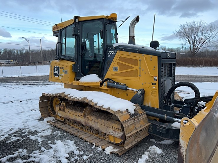 2023-deere-700l-image-3