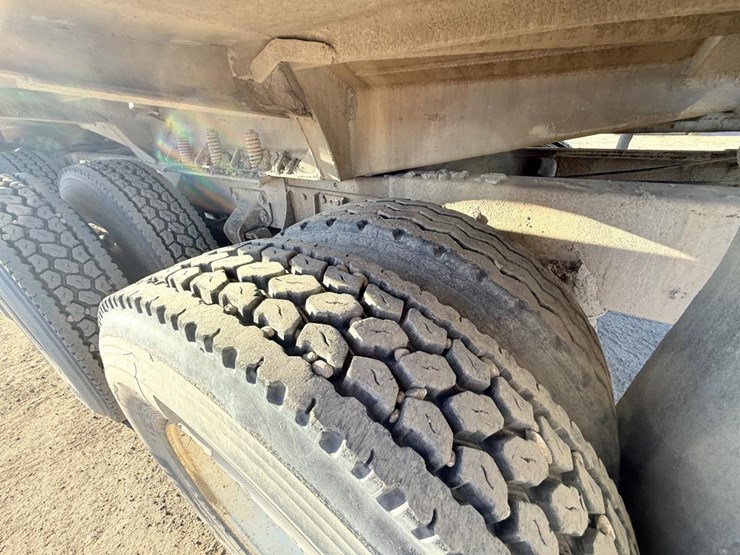 ford-ltl9000-image-56