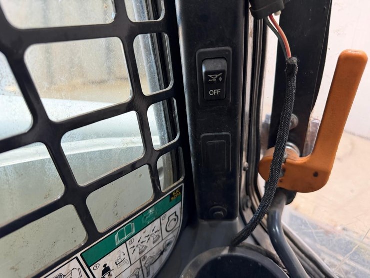 2023-bobcat-t770-image-25