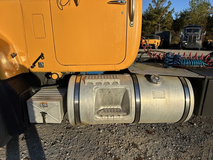 1996-mack-rd688s-image-12
