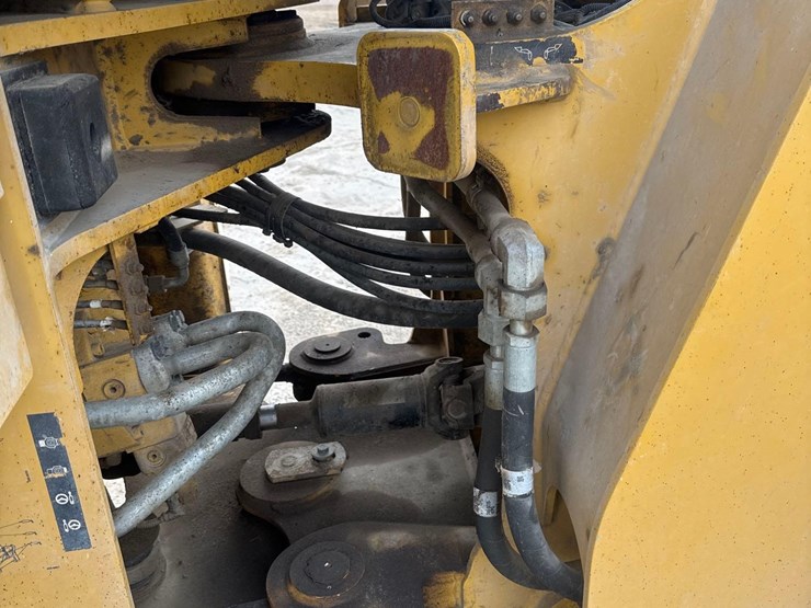 2014-caterpillar-924k-image-26