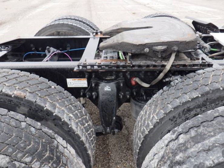 freightliner-cascadia-126-image-6