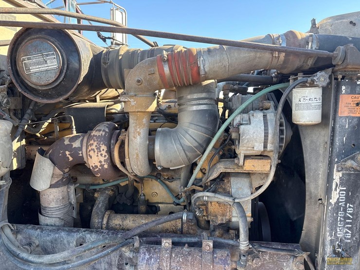 1988-peterbilt-377-image-28