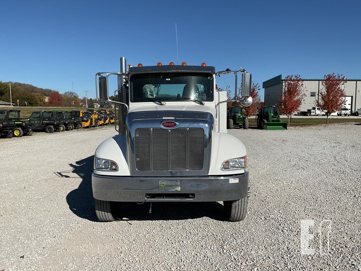 peterbilt-337-image-3