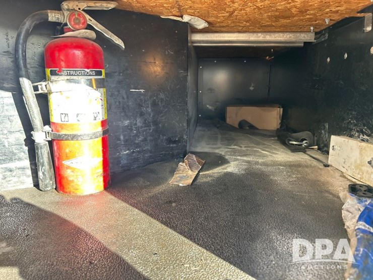 2010-peterbilt-386-image-46