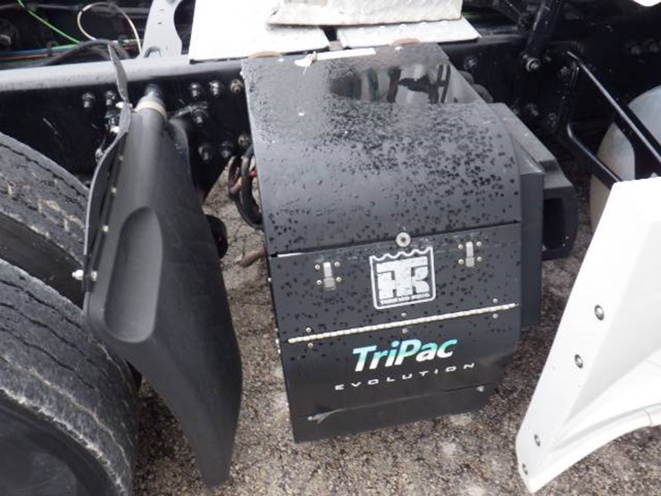 freightliner-cascadia-125-image-6