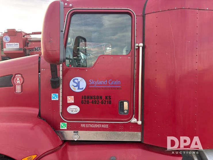 2014-kenworth-t660-image-21