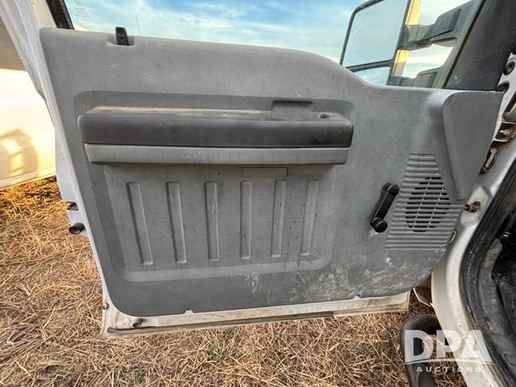 ford-f250-xl-image-54