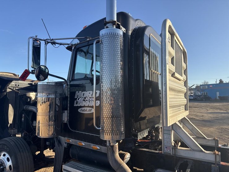 2008-peterbilt-388-image-26