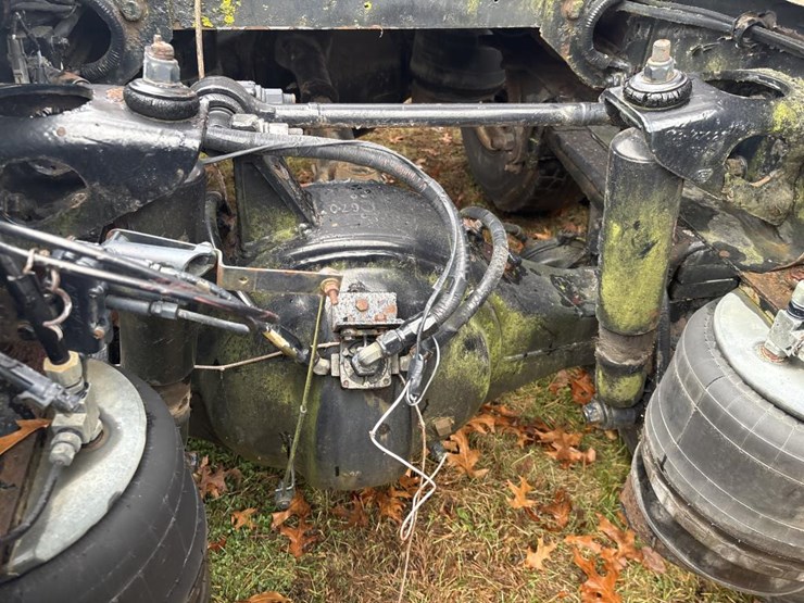 1988-peterbilt-377-image-57