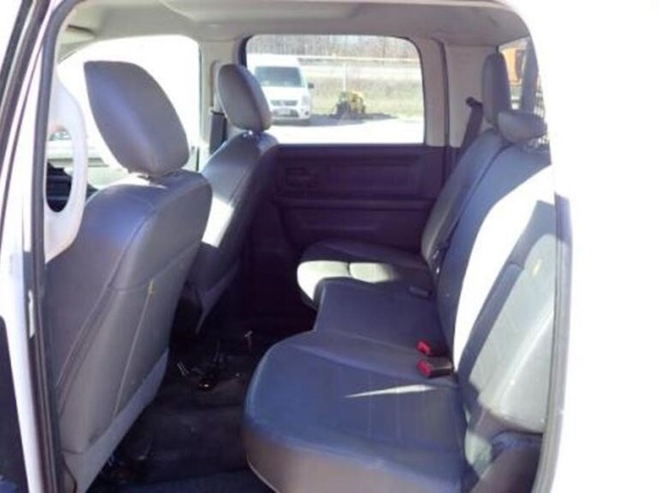 2016-dodge-1500-image-42