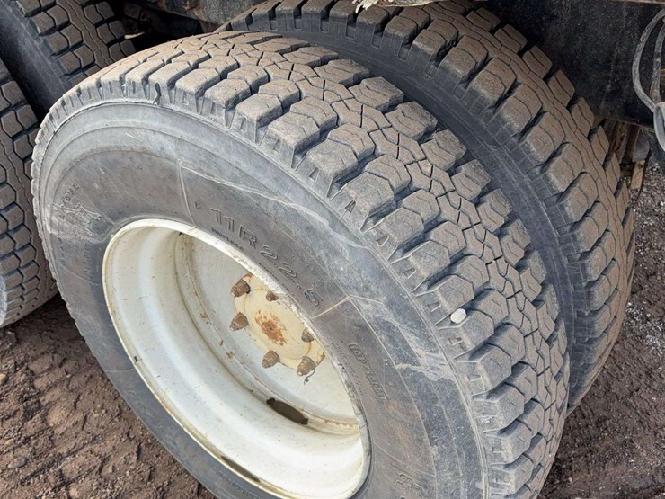 1999-mack-cl713-image-5