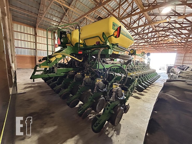 2014-john-deere-db60-image-6