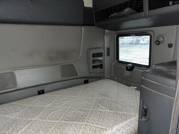 2014-international-prostar-image-37