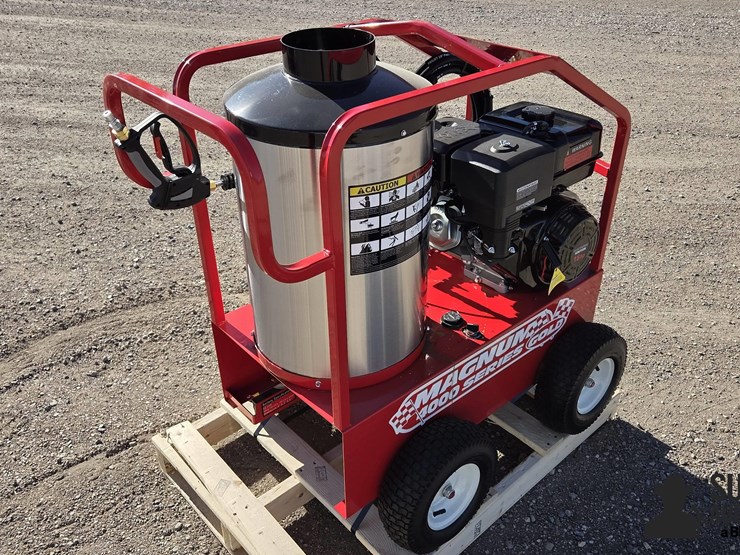 2025-magnum-4000-series-hot-water-pressure-washer-image-5