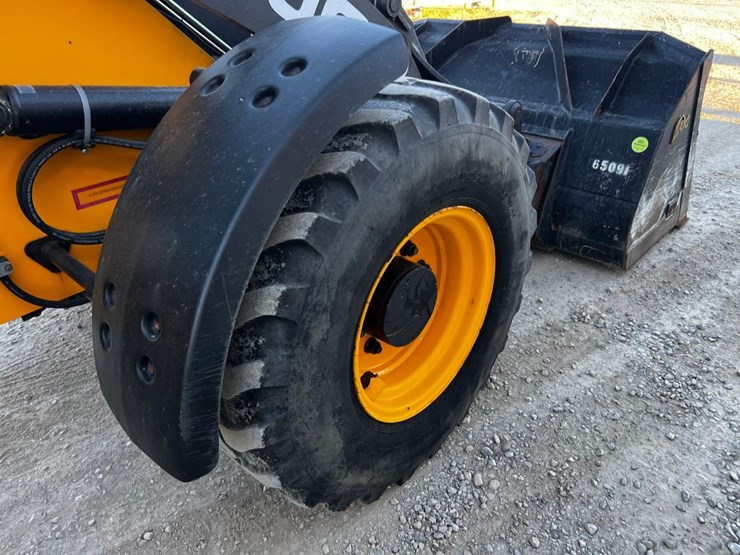 2018-jcb-409-image-19