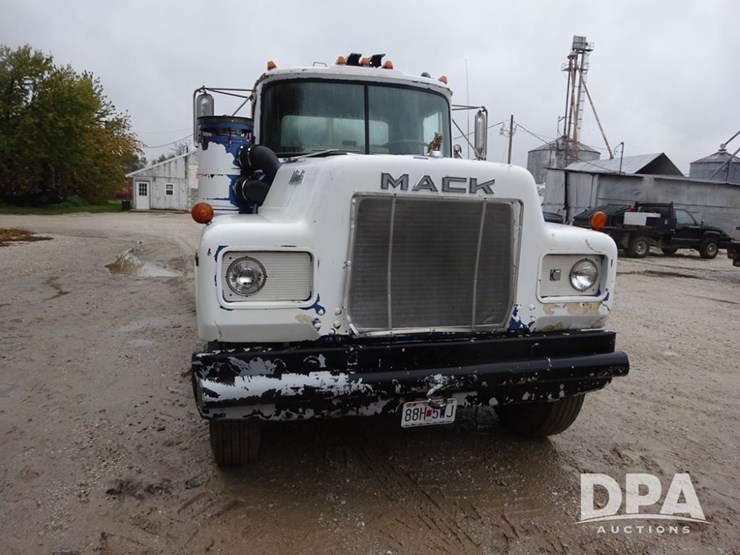 mack-r686st-image-7