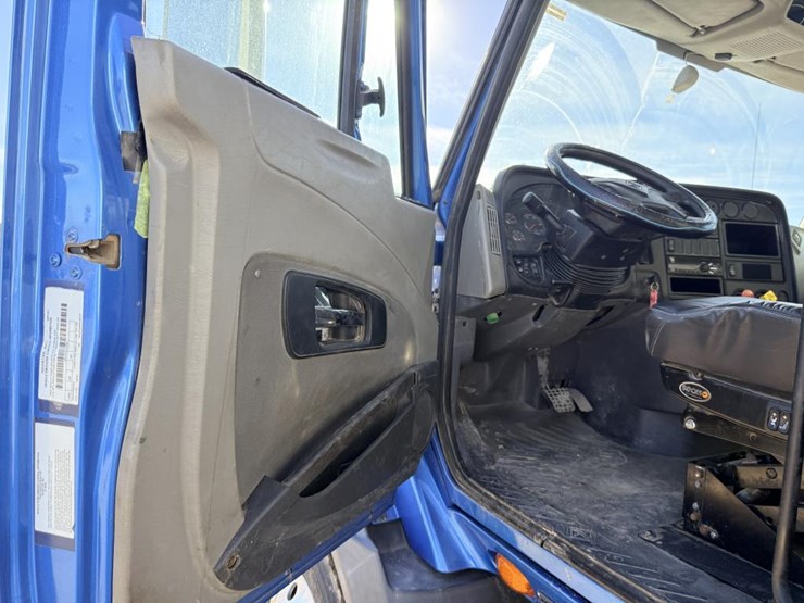 2017-international-prostar-image-64