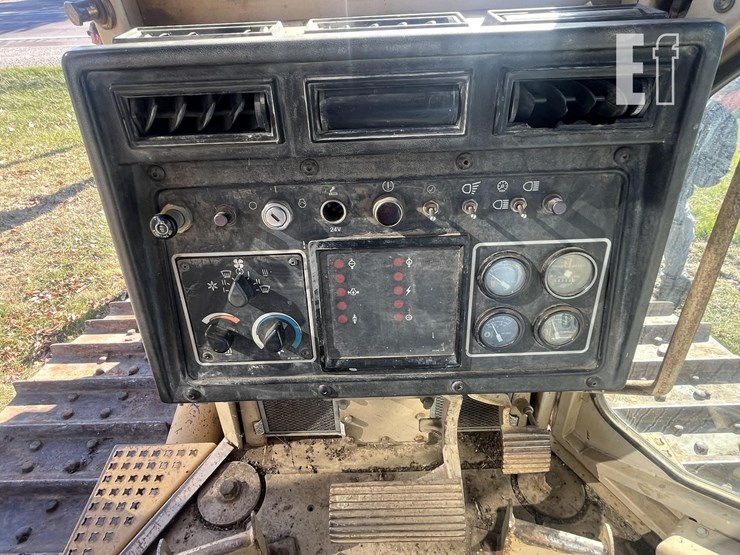 caterpillar-d6h-xl-image-40