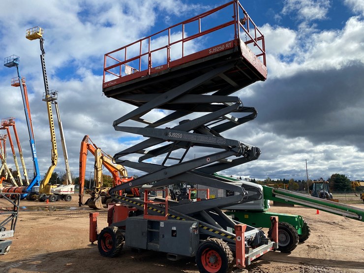 #474-•-2013-skyjack-sj9250-rough-terrain-4x4-diesel-scissor-lift-(mosinee,-wi)-image-18
