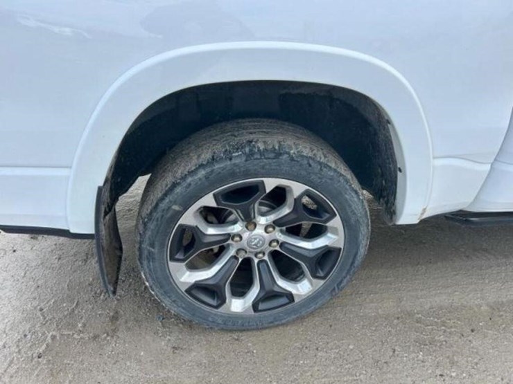 2020-ram-1500-laramie-longhorn-image-43