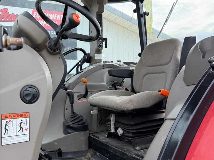 2019-case-ih-farmall-130a-image-17