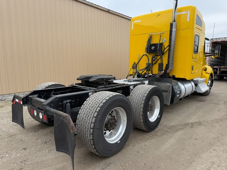 2019-kenworth-t680-image-5