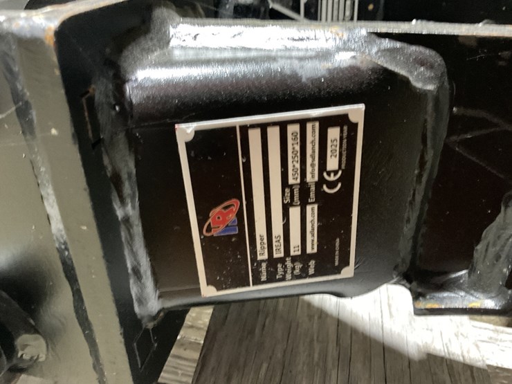 mini-excavator-ripper-image-3