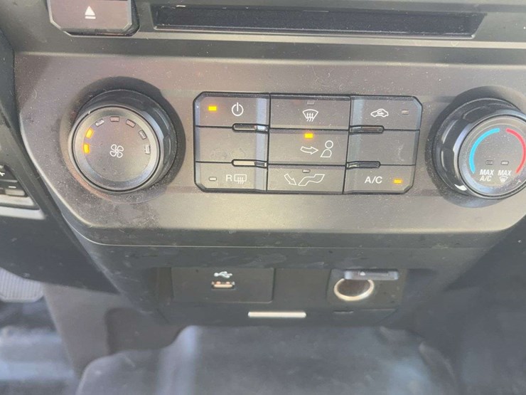 2018-ford-f150-image-36