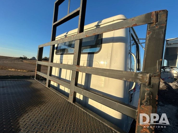 international-4700-image-16