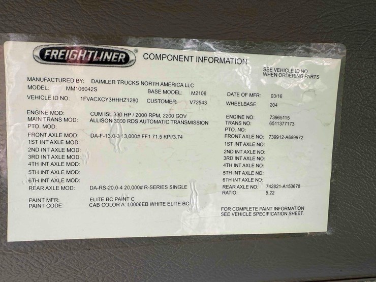 2017-freightliner-m2-106-image-25