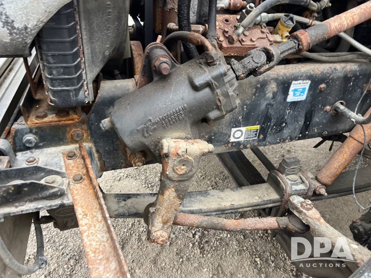 2001-peterbilt-330-image-65