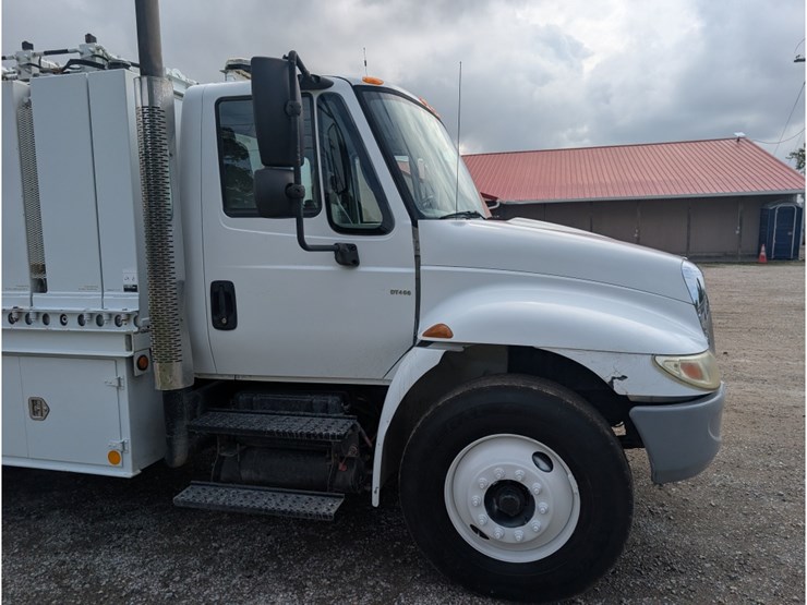 2005-international-durastar-4300-image-4