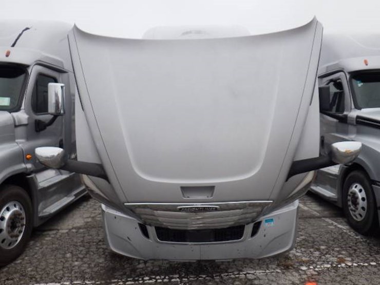 2019-freightliner-cascadia-126-image-28