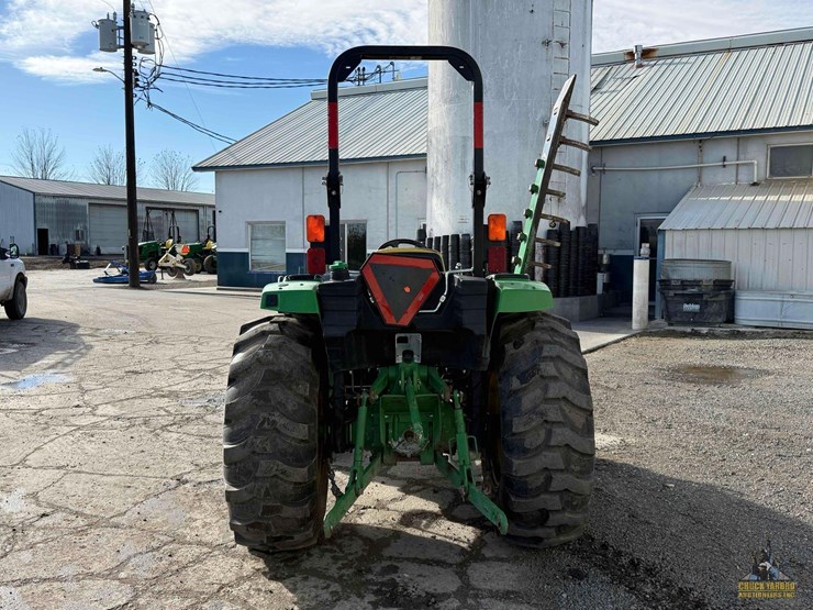 john-deere-4044m-image-4