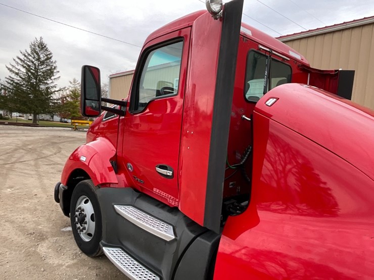 2020-kenworth-t680-image-18
