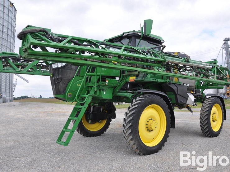 2023-john-deere-412r-image-1