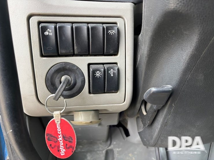 peterbilt-579-image-78