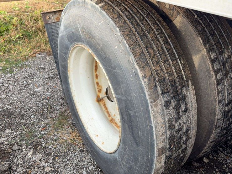 2002-utility-van-image-8