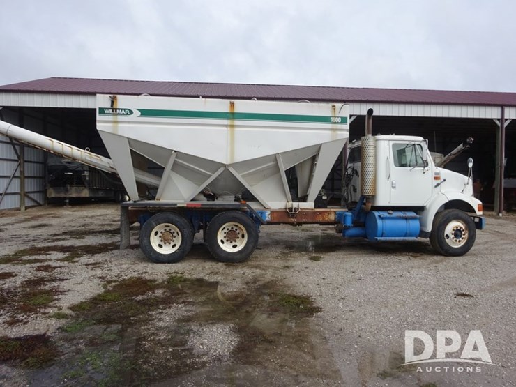 2003-international-8100-image-14