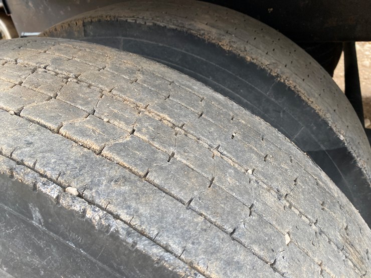 #1031-•-2014-northern-6000-gallon-semi-manure-tanker-trailer(has-wi-title)-(kewaunee,-wi)-image-26