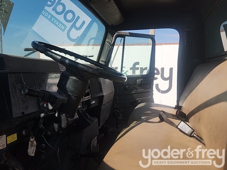 international-4700-image-25