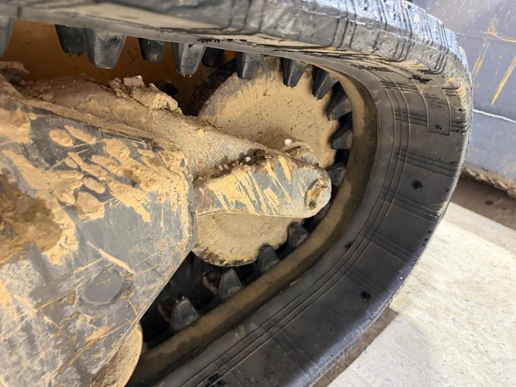 2022-case-tv450b-image-21