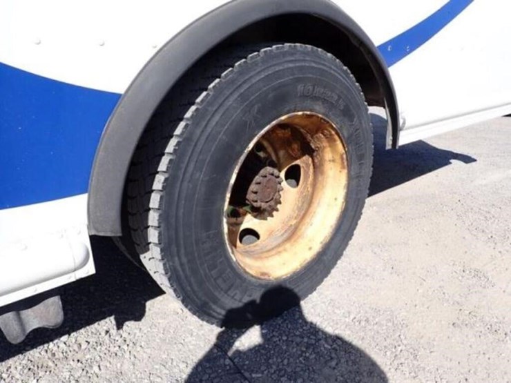 2013-freightliner-mt55-image-41